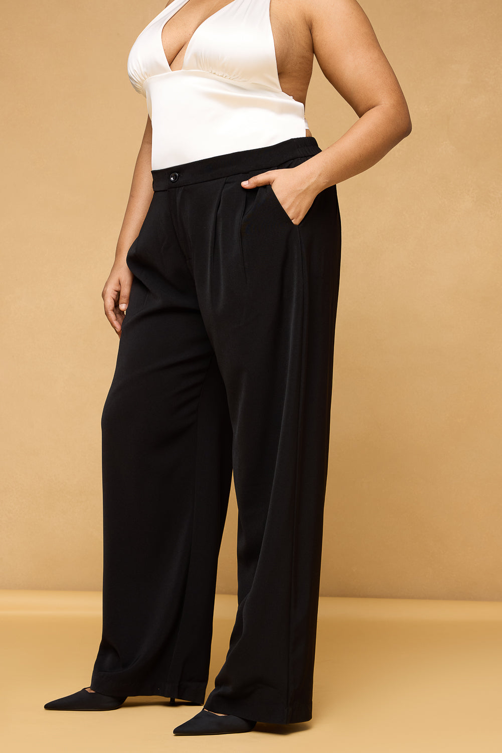 Curve Women's Black Pleated Straight Korean Pants